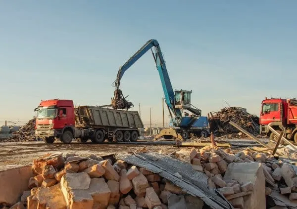 Smaltimento rifiuti edili Bari